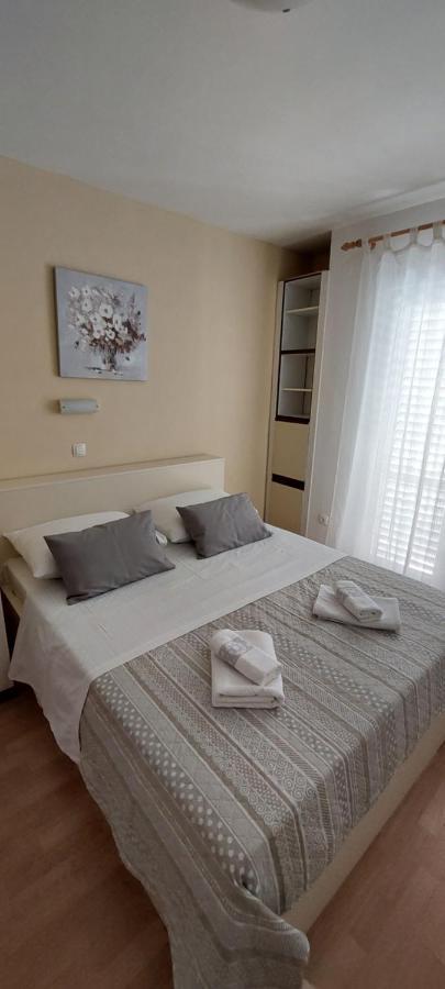 Pahljina Apartments Palit Exterior foto